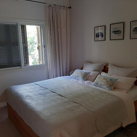 הוילה Paphos Limnaria Deluxe Maisonette מראה חיצוני תמונה