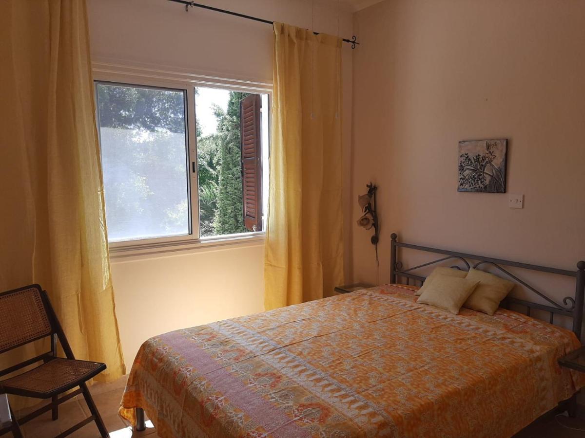 Paphos Limnaria Deluxe Maisonette מראה חיצוני תמונה