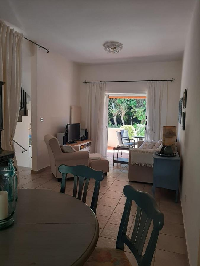 הוילה Paphos Limnaria Deluxe Maisonette מראה חיצוני תמונה