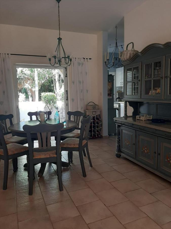 הוילה Paphos Limnaria Deluxe Maisonette מראה חיצוני תמונה