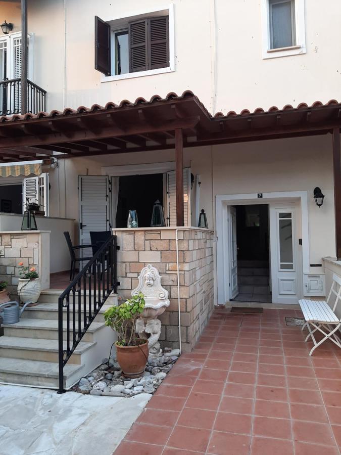 הוילה Paphos Limnaria Deluxe Maisonette מראה חיצוני תמונה