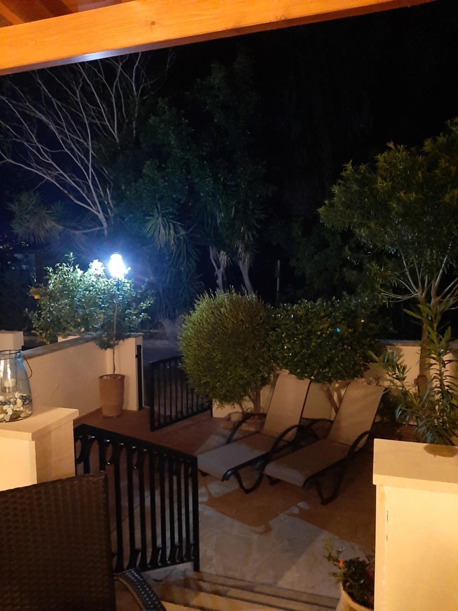 Paphos Limnaria Deluxe Maisonette מראה חיצוני תמונה